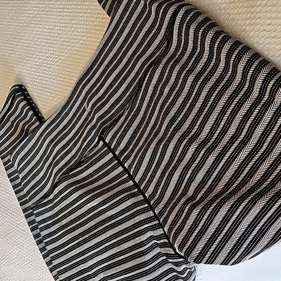 Zyia, Black & White Leggings - Picture 2 of 3